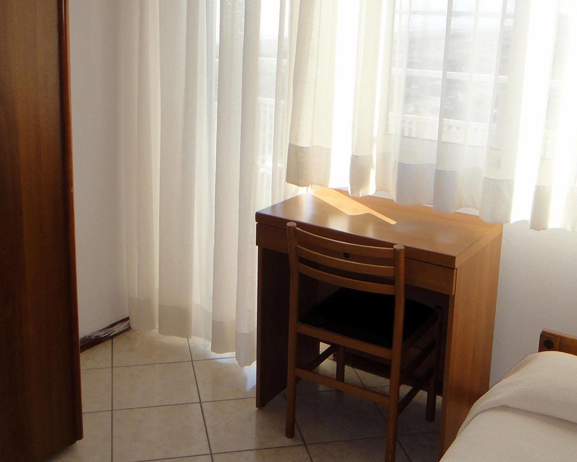 Hotel Caesar Bed And Breakfast Milano Marittima Exterior foto